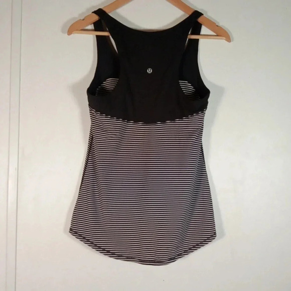 Lululemon Run first base tank white n black Striped size 4 - Picture 3 of 6